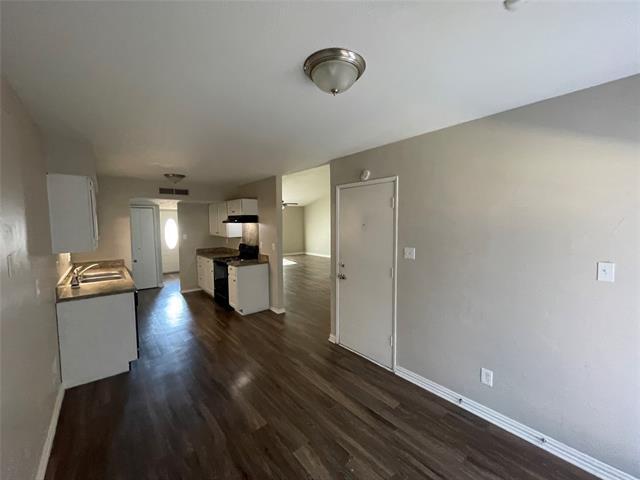 Foto del edificio - 8409 Chesham Dr