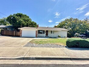 Building Photo - 1222 Wagoner Dr