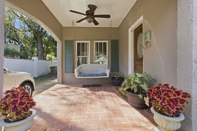 Foto del edificio - 162 S Fulton St