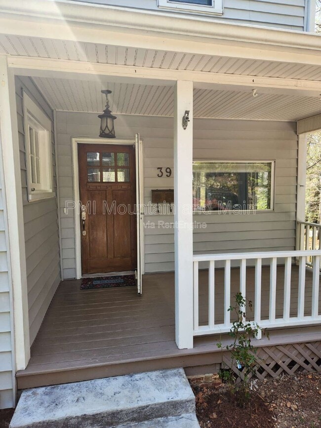 Foto del edificio - 39 Westover Dr