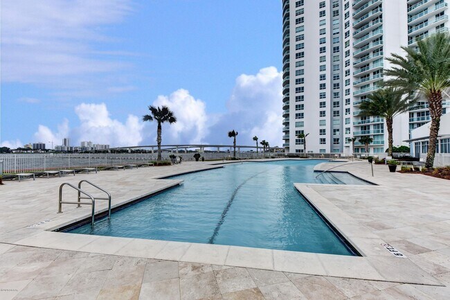 Building Photo - 241 Riverside Dr