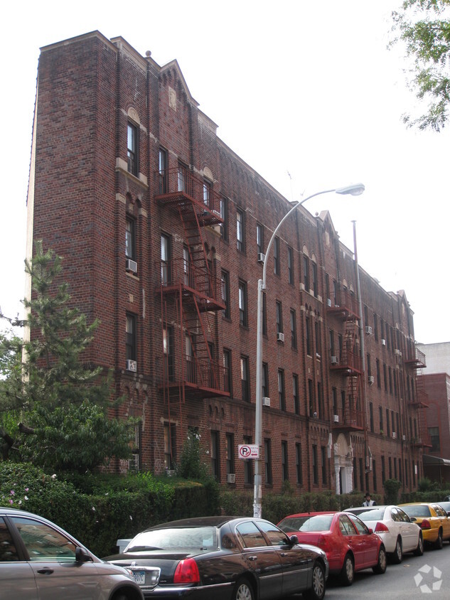 Foto principal - 1269 E 18th St