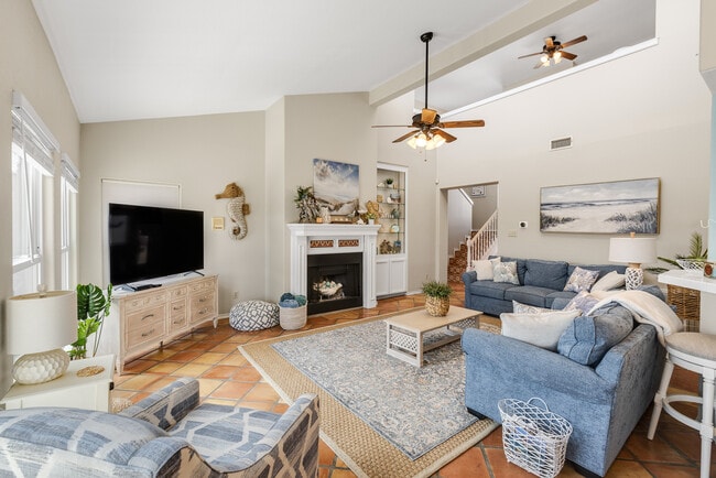 Building Photo - 13541 Catamaran Dr