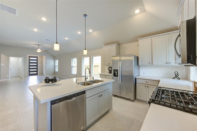 Building Photo - 203 Bright Vly Wy