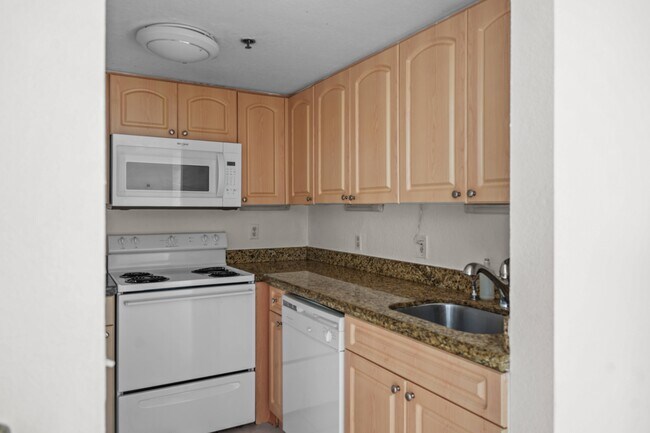 Foto del edificio - 814 NW 36th Ave