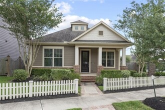 Building Photo - 18423 Blue Hollow Heights Dr