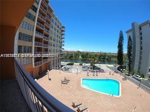 Foto del edificio - 2025 NE 164th St