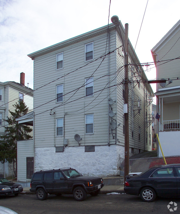 Building Photo - 194 Beach St