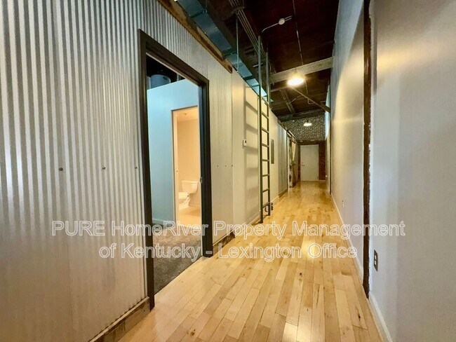 Building Photo - 222 Bolivar St