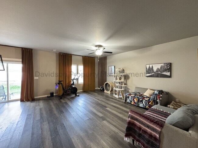 Foto del edificio - 10701 Traders Pkwy