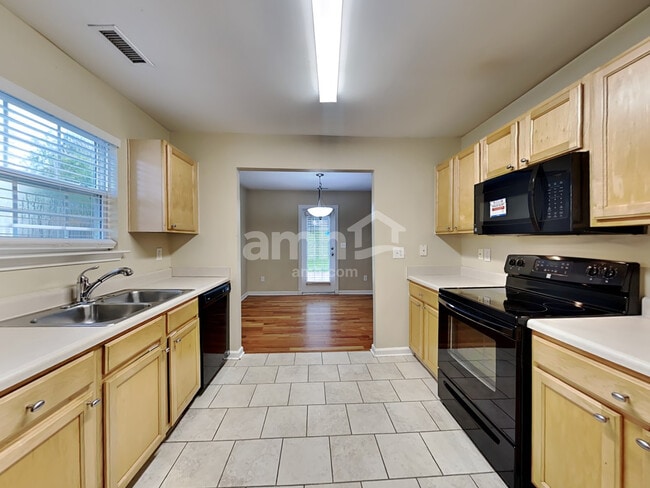 Foto del edificio - 5841 Bryanstone Pl
