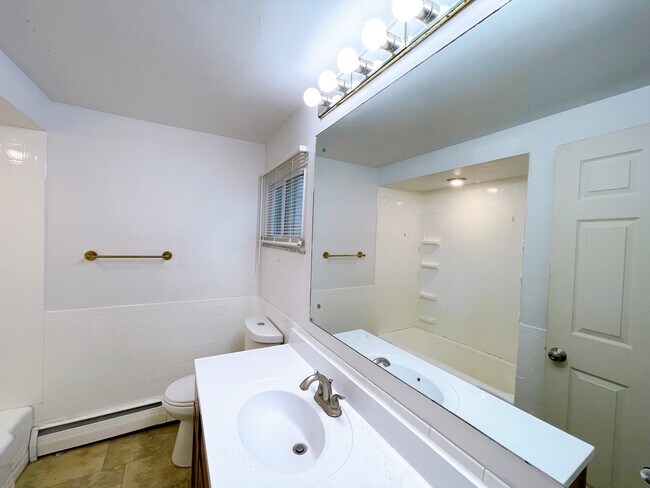 Foto del edificio - 5543 Beacon St