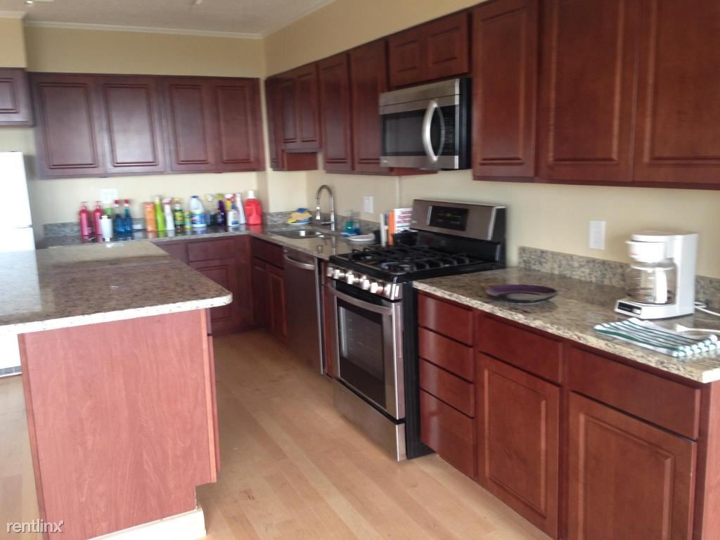 Foto principal - 4200 N Marine Dr