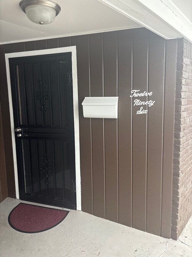 Foto del edificio - 1296 Elkwood St