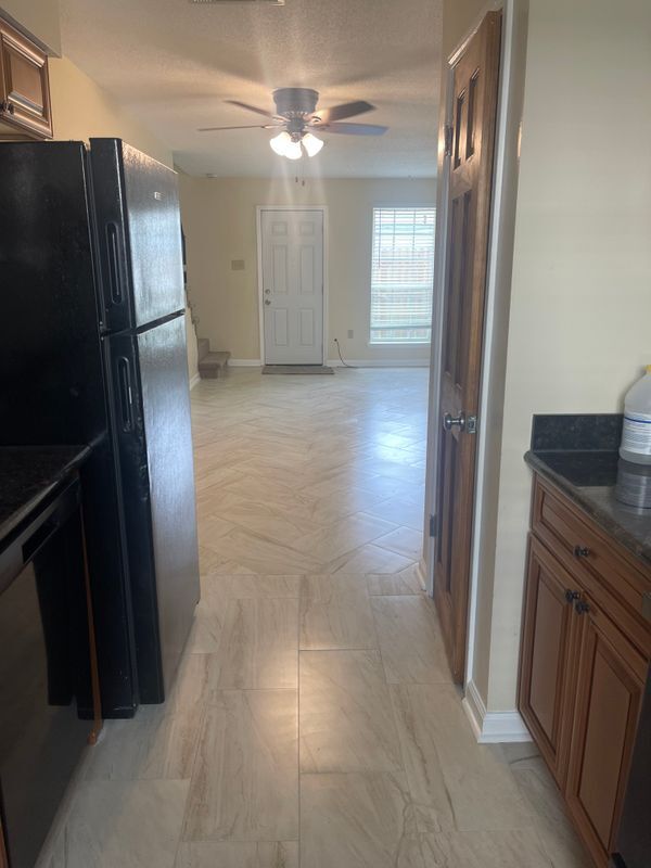 Foto del edificio - 1153 Heather Ln