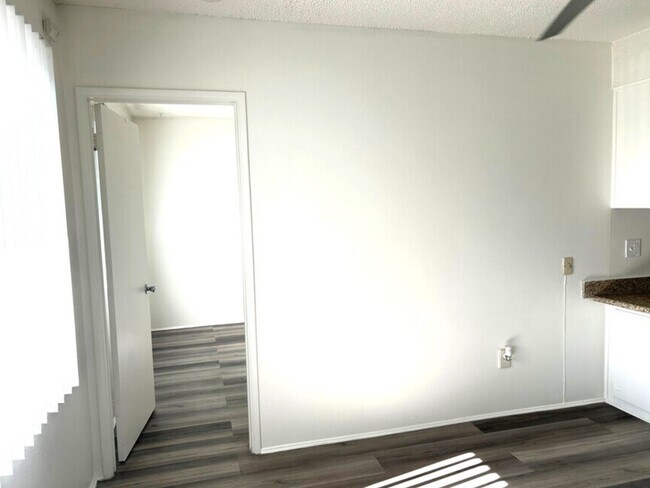 Entrada del dormitorio - 118546 Inglewood Ave