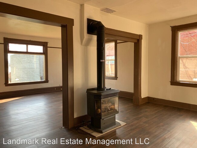 Building Photo - 3 br, 1.5 bath House - 211 Unity
