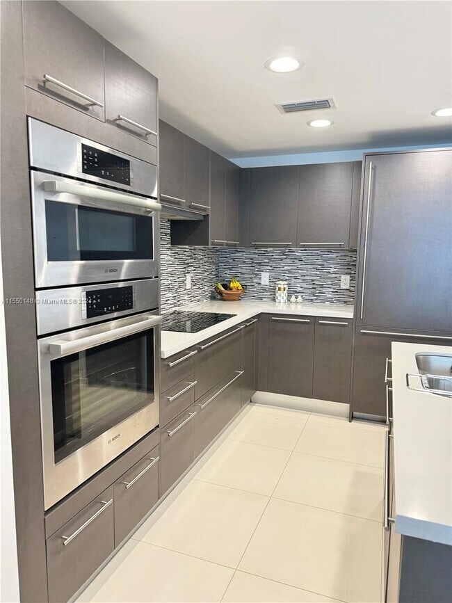 Foto del edificio - 7825 NW 107th Ave