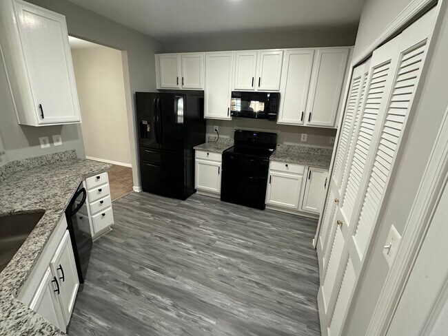 Kitchen - 7230 Darby Downs