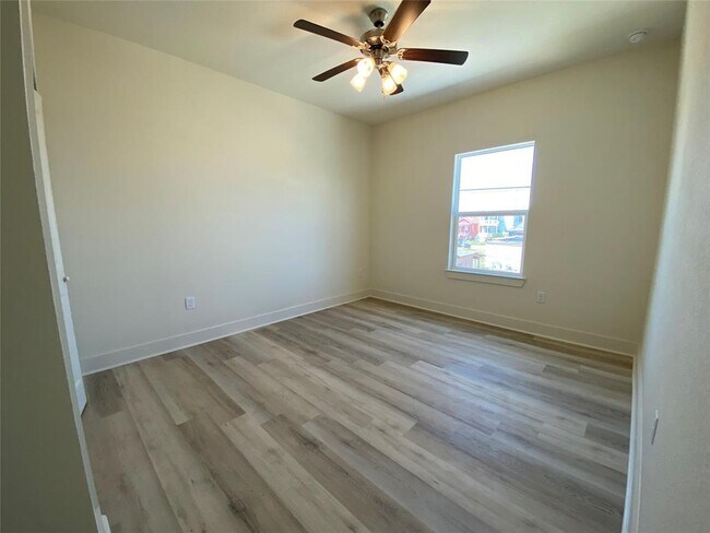 Foto del edificio - 4020 Avenue N 1/2 Rear