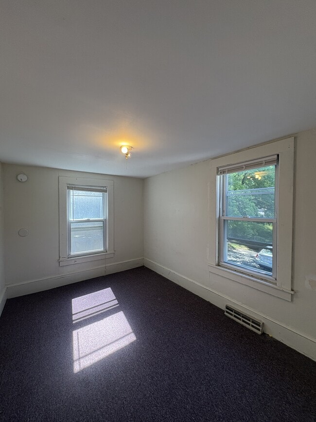 Foto del edificio - 289 Pelham Rd