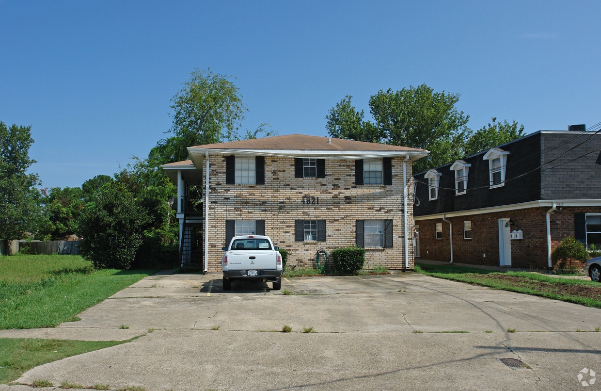 Building Photo - 4621 Yale St