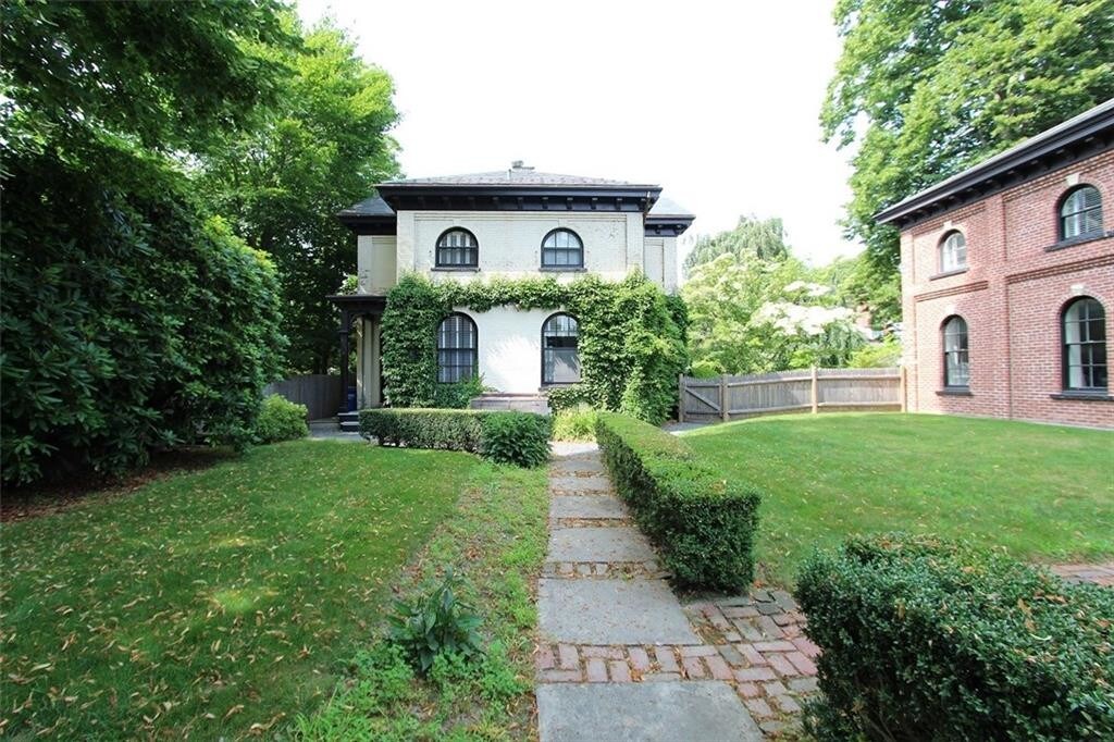 Primary Photo - 315 Bellevue Ave