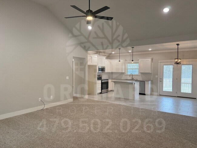 Foto del edificio - Single-Family Home- 2 Bed/2 Bath w/Hobby R...