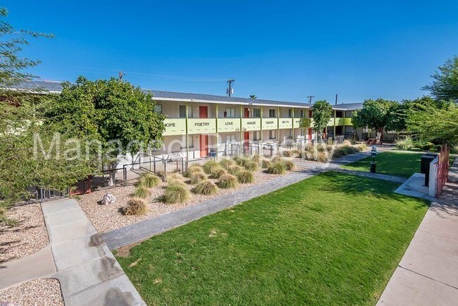 Building Photo - 530 E Mariposa St