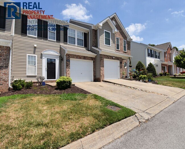 Building Photo - GREAT 3 bd townhome w/ attached garage, ju...