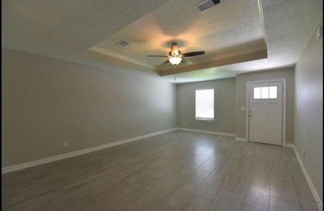 Living room - 6150 Hansen Blvd