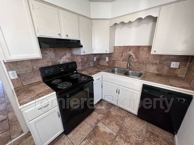 Building Photo - 8612 Countryshire Ln