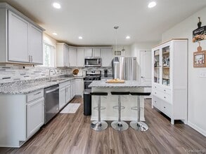 Building Photo - 8640 Quincy Dr