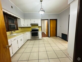 Building Photo - 127 Knapp Ave