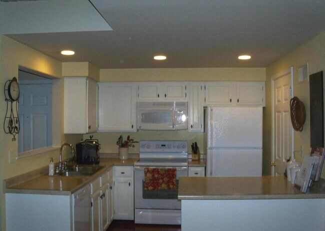 Building Photo - 20521 Shadyside Way