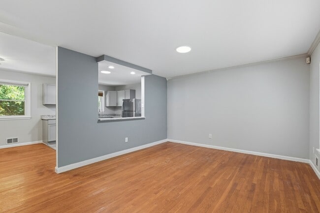 Building Photo - 7910 Beechnut Rd