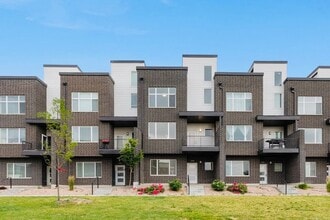 Building Photo - 5502 Victory Lap Ct
