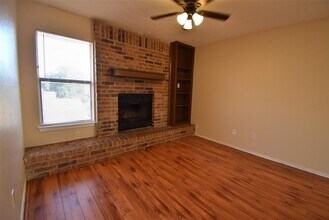 Building Photo - 1806 Rawhide Loop