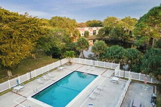 Building Photo - 930 SW 9th St Cir