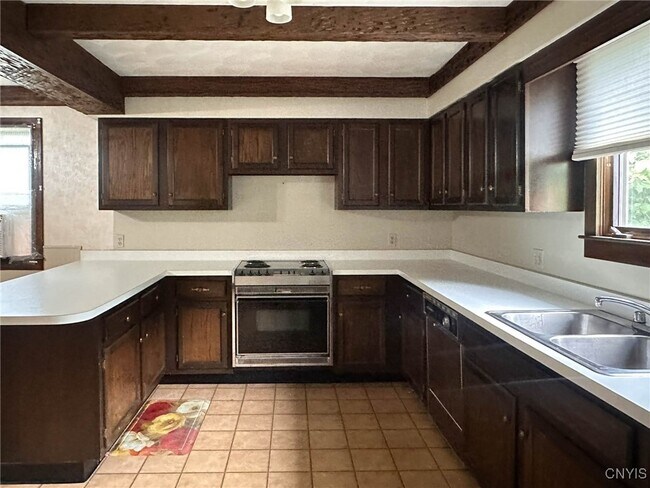 Foto del edificio - 821 Floyd Ave