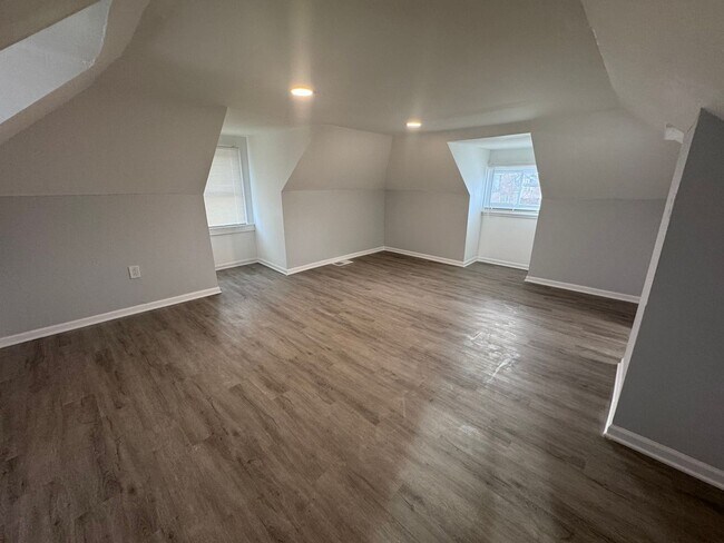 Building Photo - Newly Renovated 5-bed 2-bath - In Washingt...