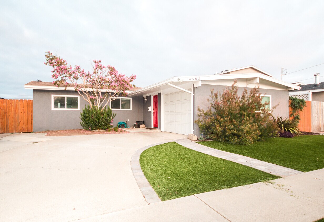 Foto principal - 4583 Cheshire St