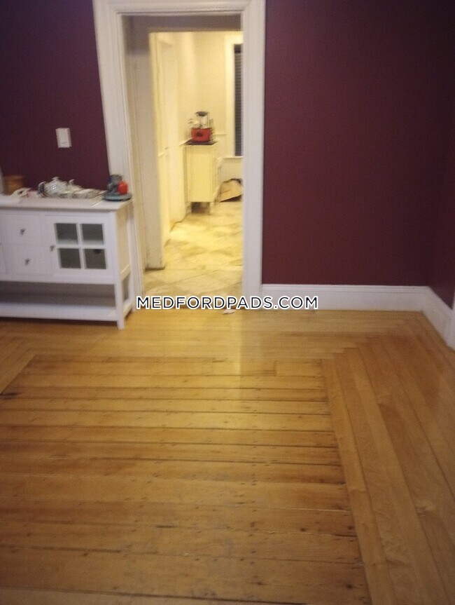 Foto del edificio - 67 Greenleaf Ave