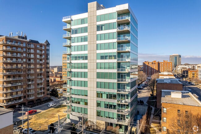 Building Photo - 4646 Broadway St