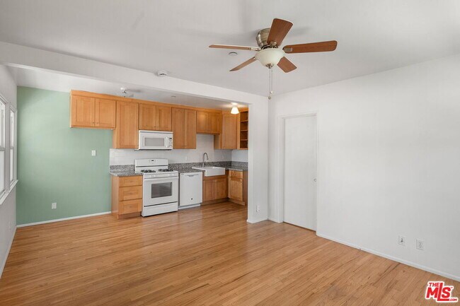 Foto del edificio - 2233 Laverna Ave