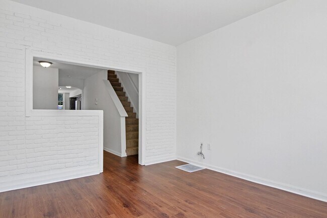 Foto del edificio - Coming Soon! Spacious 3 Bedroom, 1.5 Bath ...