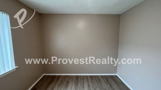 Building Photo - 2 Bed 2 Bath in Apple Valley!!!