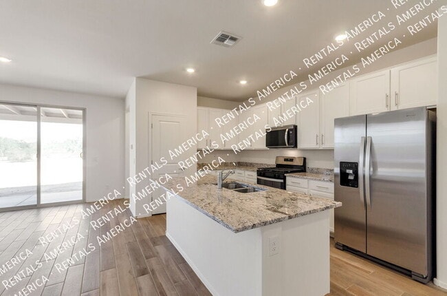 Building Photo - 5468 W Monterey Dr