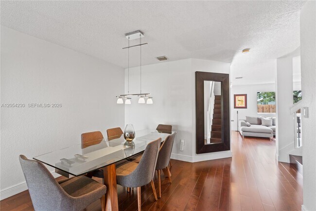 Foto del edificio - 5115 NW 116th Ave