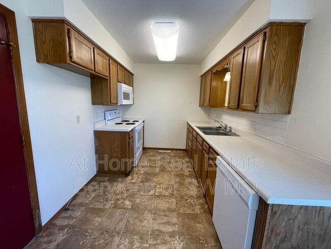 Building Photo - 706 E Scott Wayne Dr